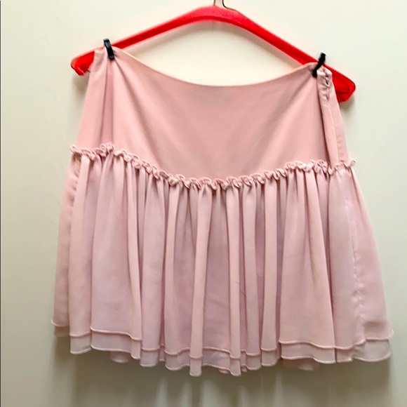 Banana Republic Dresses & Skirts - Like new Sz 4 Banana Republic lined pink ruffle skirt